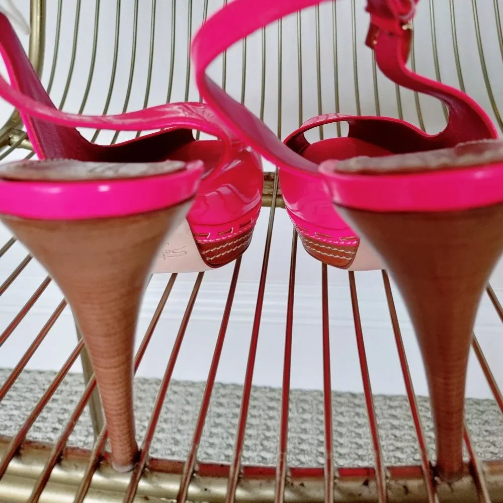 NIB $570 Sebastian fuchsia patent leather platform‎ sandals. IT 40 US 9
